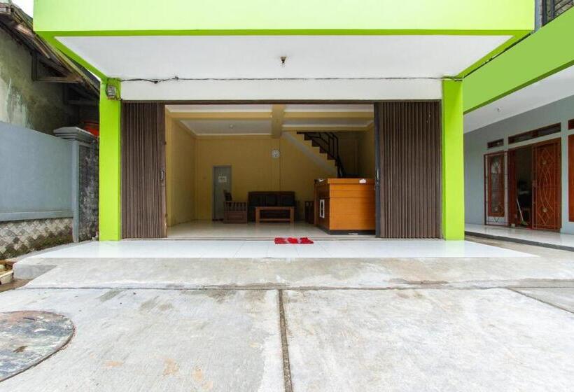 호텔 Spot On 2891 999 Guest House