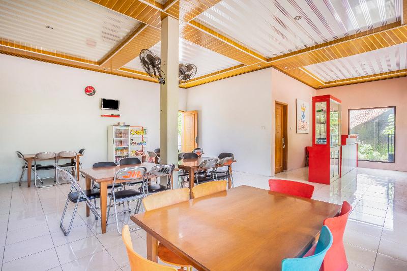 호텔 Spot On 2974 Penginapan Roma 88