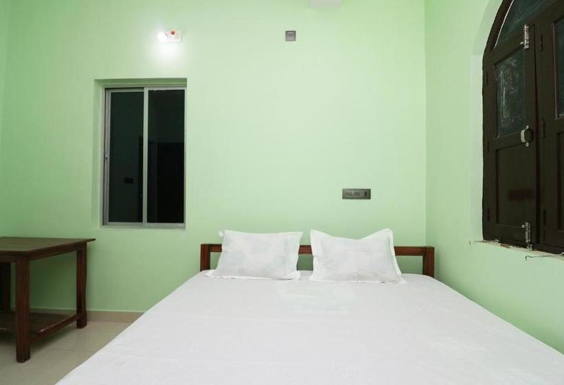 בית מלון כפרי Spot On 41904  R.r Palace