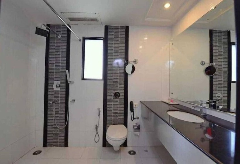 בית מלון כפרי The Avalon Durg