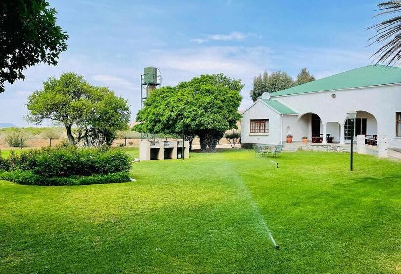 فندق Travalia Guest Farm