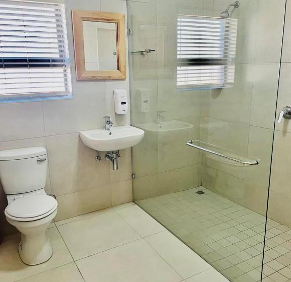 فندق Travalia Guest Farm