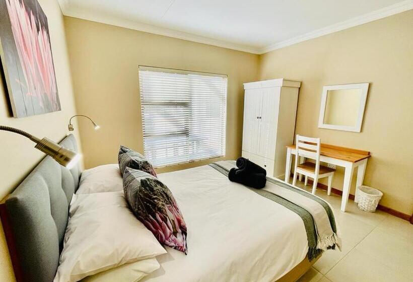 فندق Travalia Guest Farm