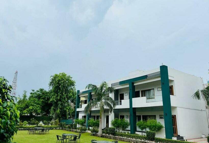 호텔 Whistling Greens