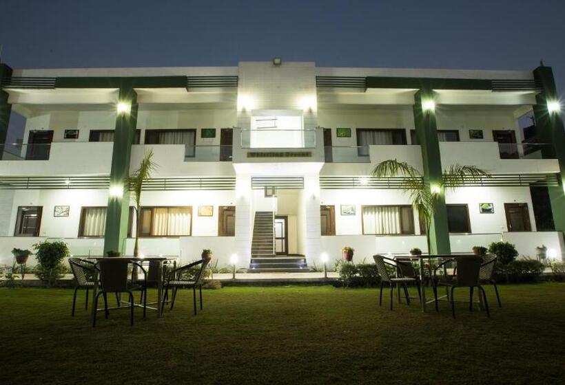 호텔 Whistling Greens