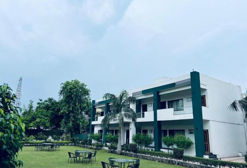 호텔 Whistling Greens