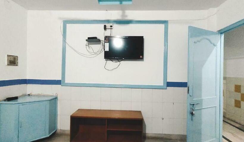 Отель Yogeshwer