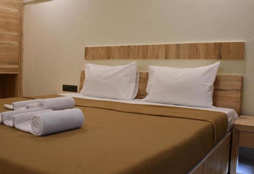 מוטל Riverside Inn