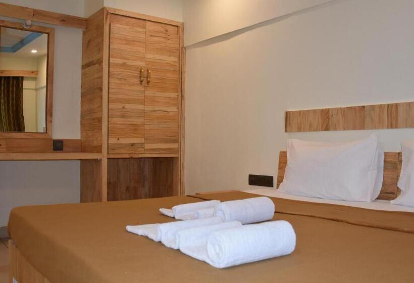 מוטל Riverside Inn