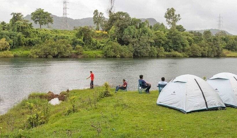 מוטל Riverside Inn