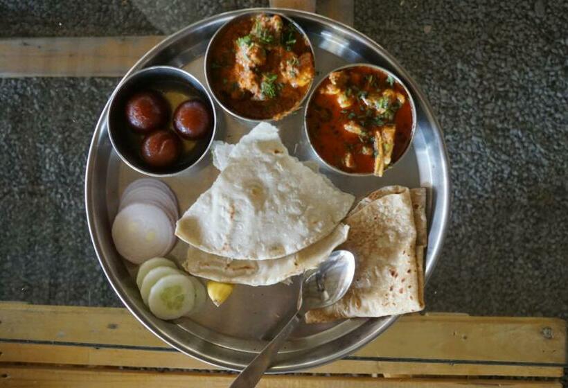 بنسيون Avanti Kalagram Hill Top Resort, Mulshi