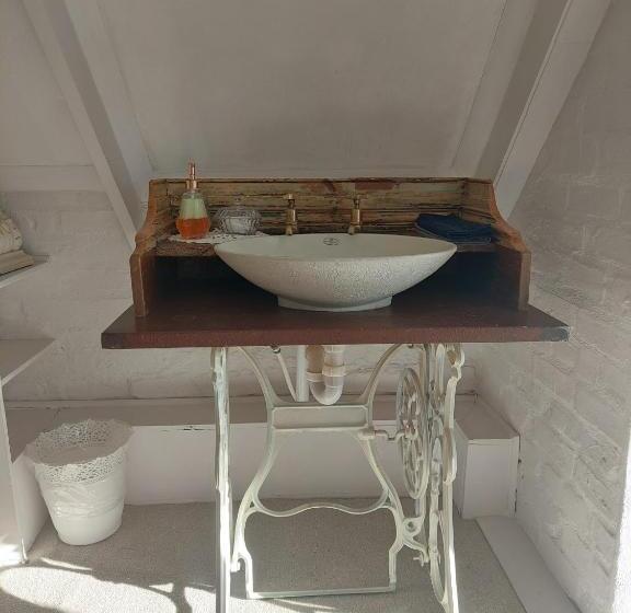 ペンション Kimi's Cottage