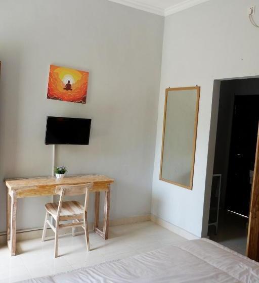 פנסיון Lagriya Guest House