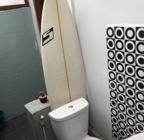 פנסיון Medewi Secret Surfcamp