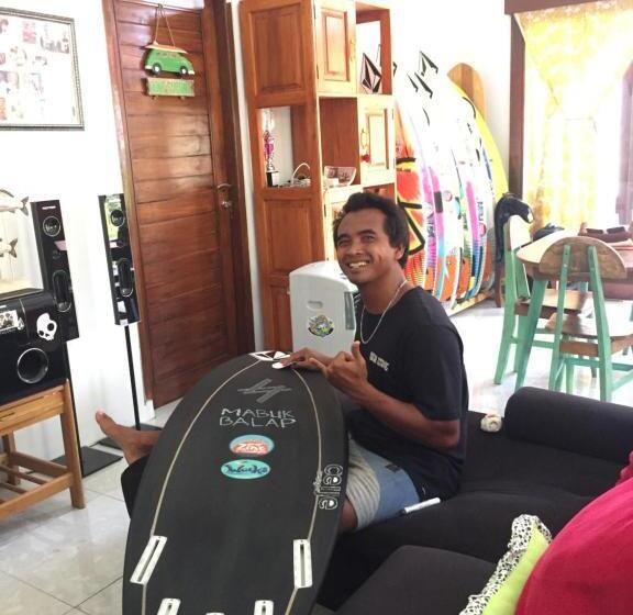 פנסיון Medewi Secret Surfcamp