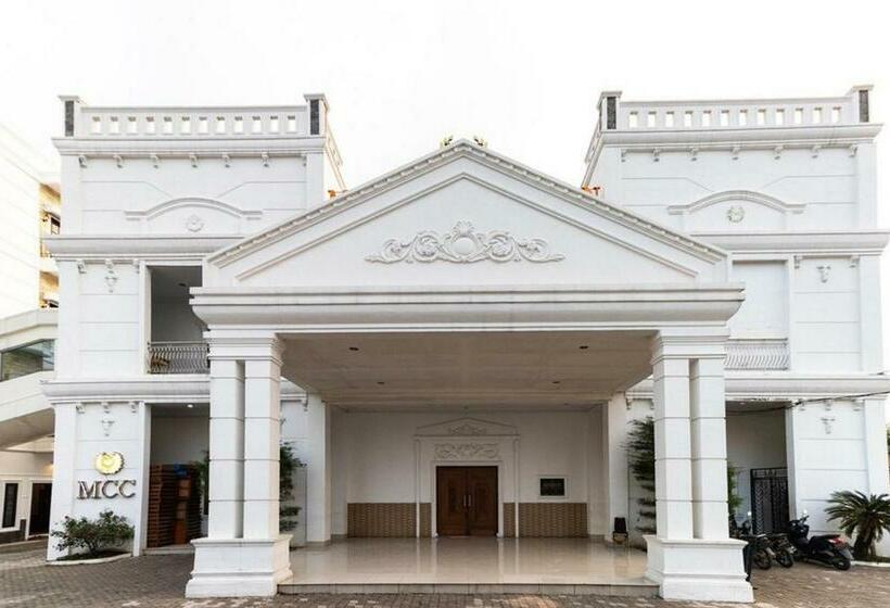 פנסיון Reddoorz @ Binjai