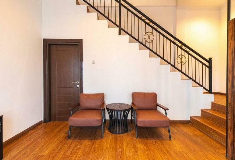 פנסיון Reddoorz @ Binjai