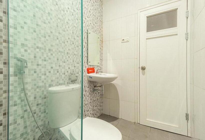 פנסיון Reddoorz @ Binjai