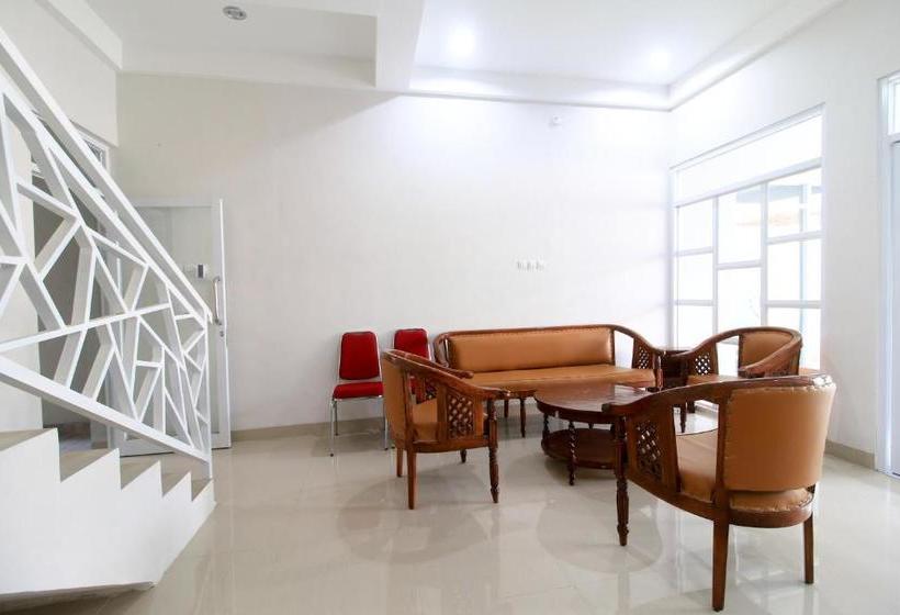 بنسيون Reddoorz At Hotel Putra Perdana Klaten