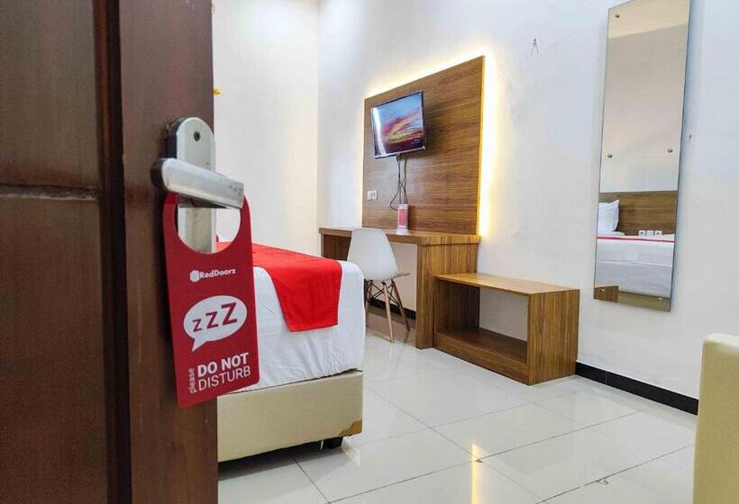 بنسيون Reddoorz Near Prambanan Temple