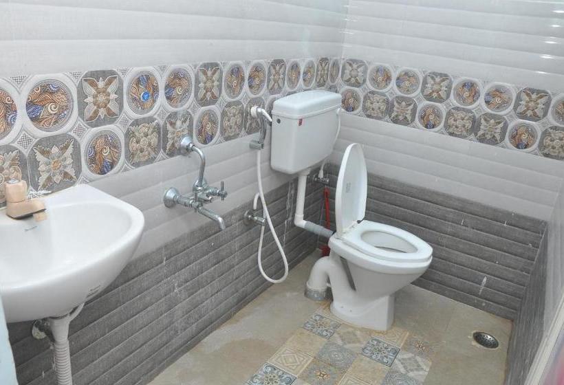 פנסיון Sripaadha Inn Kanipakam