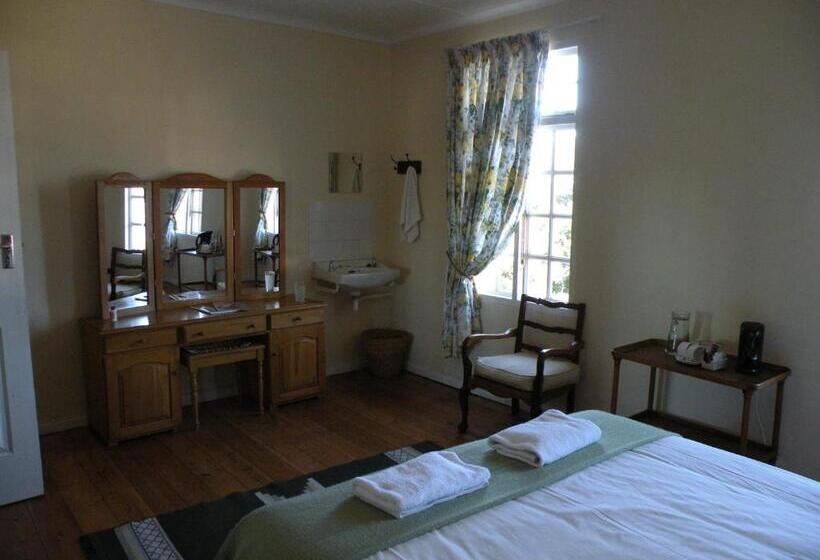 פנסיון The Historic Pig And Whistle Inn