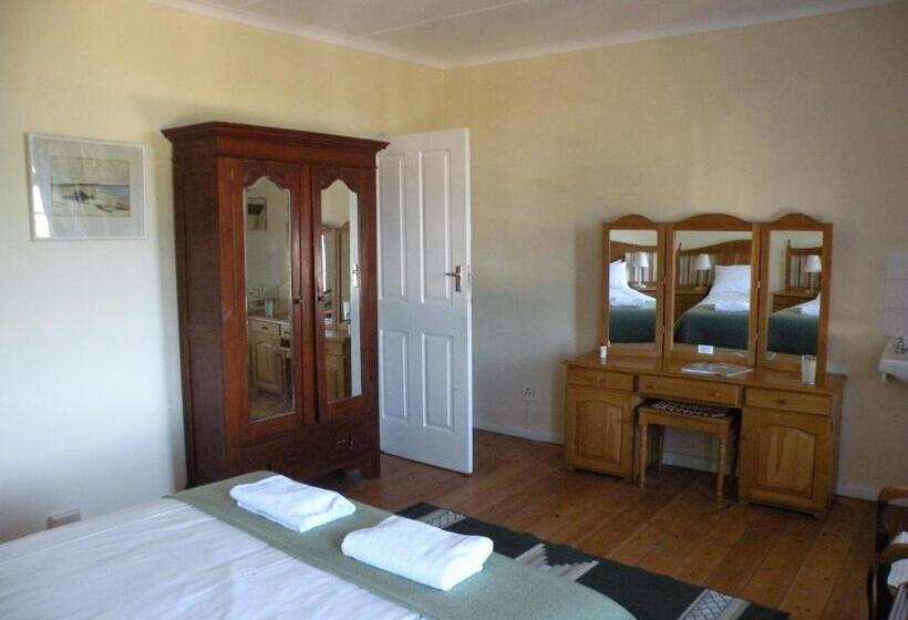 פנסיון The Historic Pig And Whistle Inn