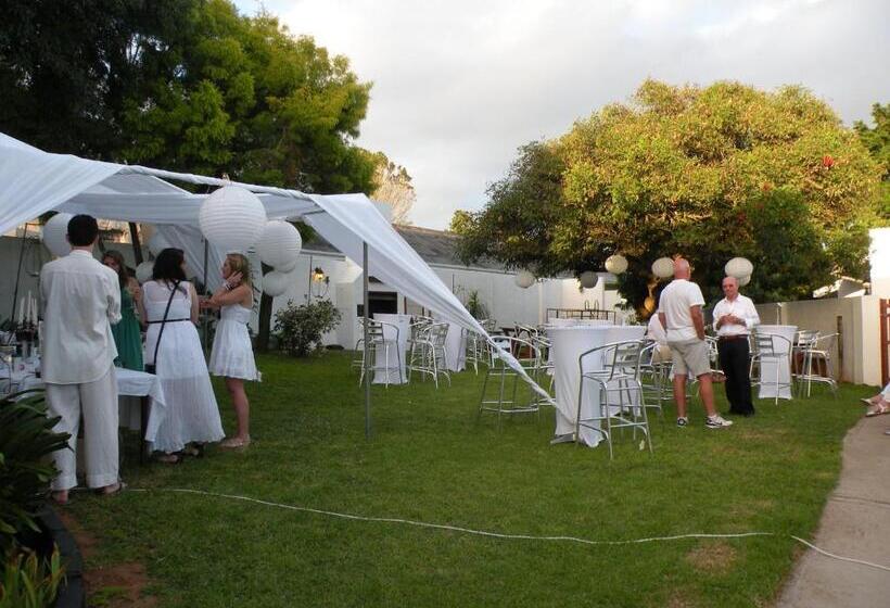 פנסיון The Historic Pig And Whistle Inn