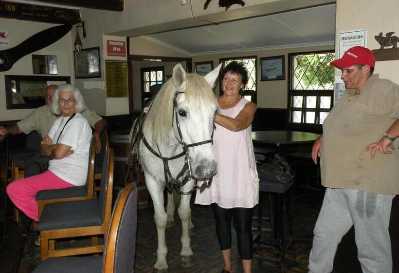 פנסיון The Historic Pig And Whistle Inn