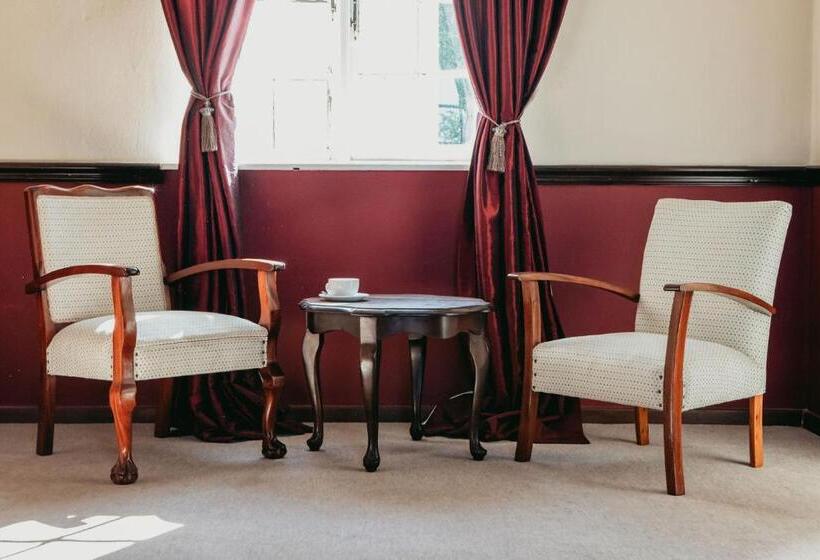 פנסיון The Historic Pig And Whistle Inn