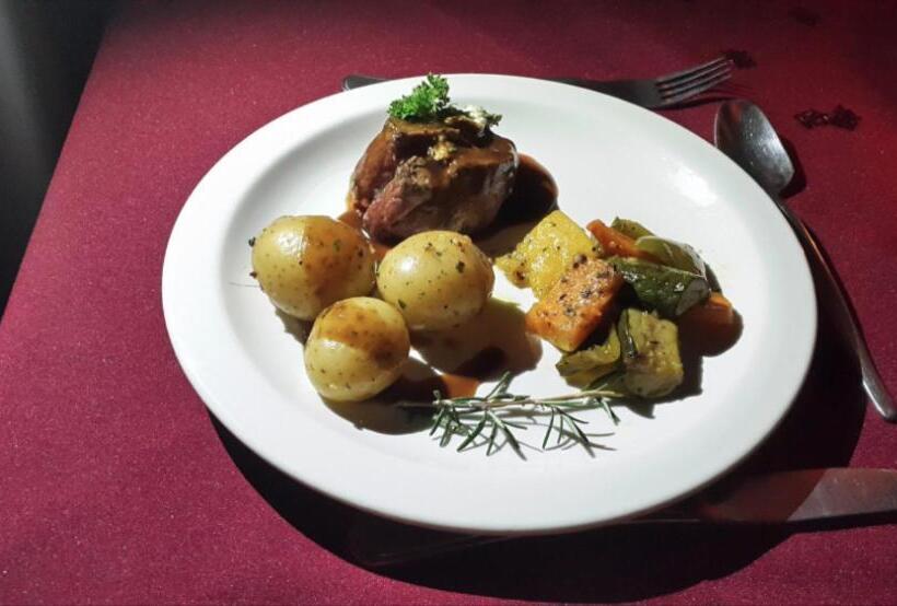 פנסיון The Historic Pig And Whistle Inn