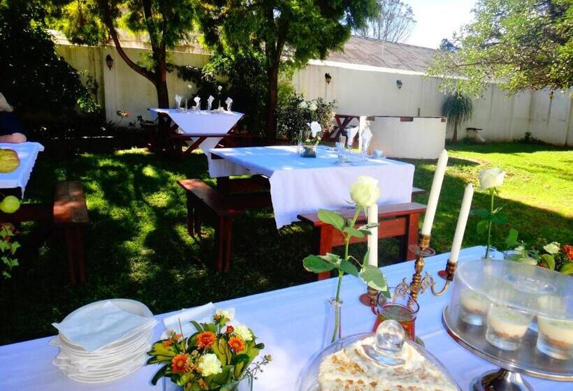 פנסיון The Historic Pig And Whistle Inn