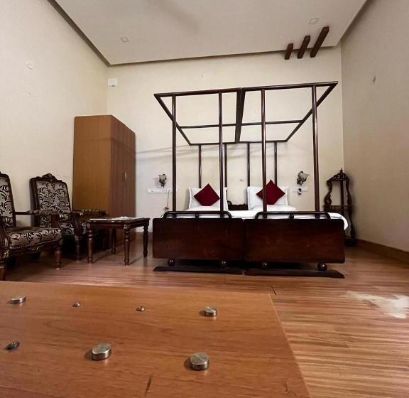 אתר נופש Kstdc Hotel Mayura Pine Top Nandi Hills