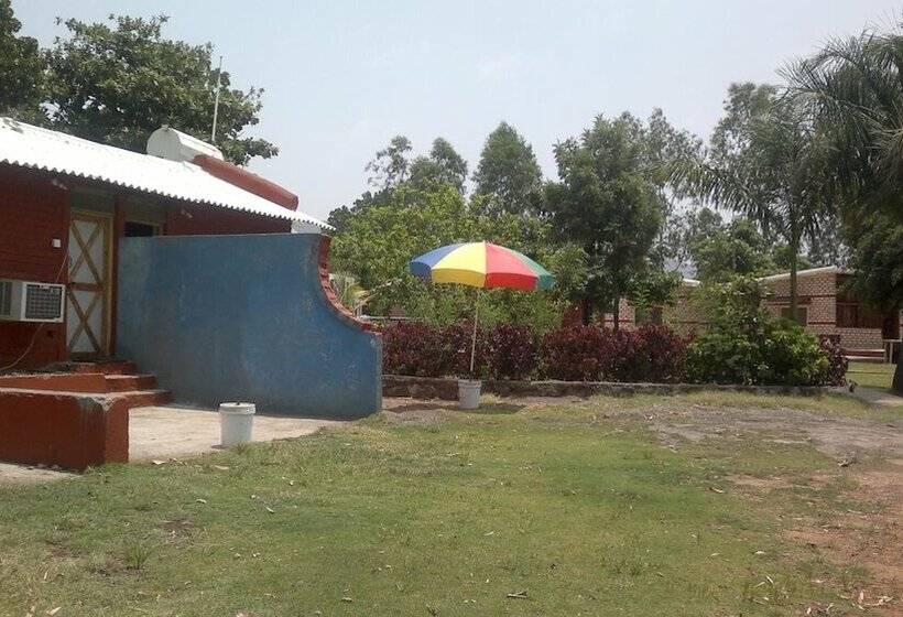 אתר נופש Sadabahar Moments   Hostel