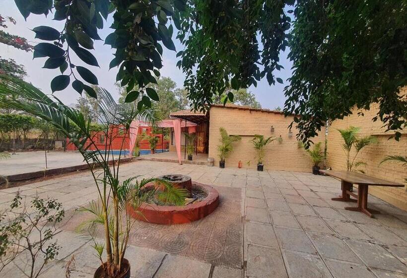 אתר נופש Sadabahar Moments   Hostel