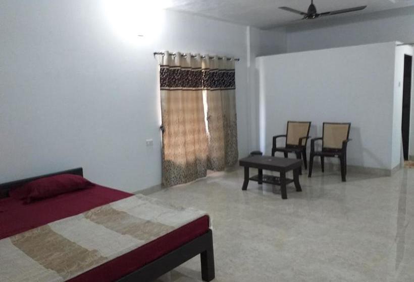 אתר נופש Sunshine Beach Cottage