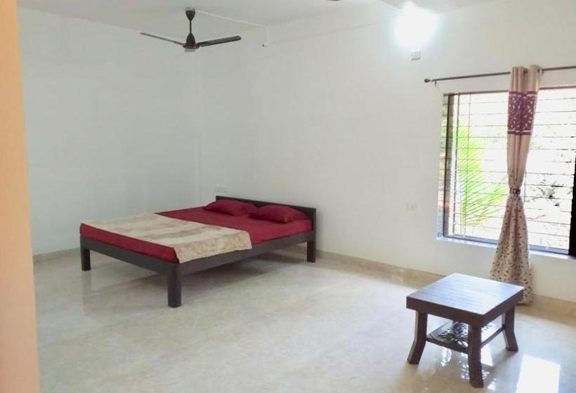 אתר נופש Sunshine Beach Cottage