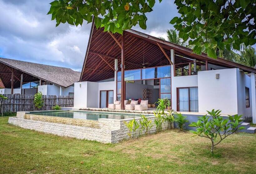 אתר נופש The Club Villas Lombok