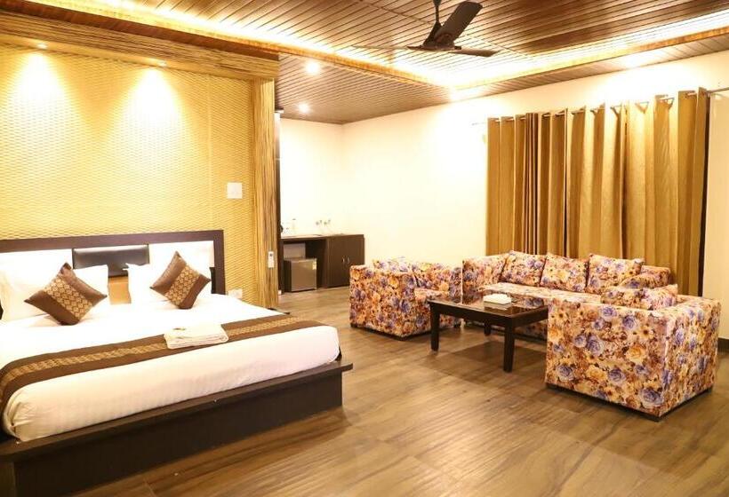 Skywood Resort Shoghi