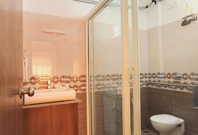 Capital O 15965 Hotel Nandi Gateway