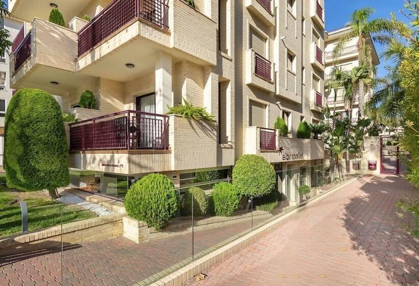 Apartamentos Albir Confort Avenida 1 Dorm