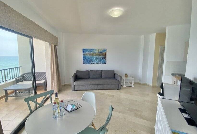 Apartamentos Castillo Del Vigía