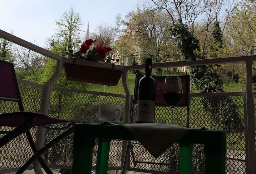 Budavar Bed And Breakfast