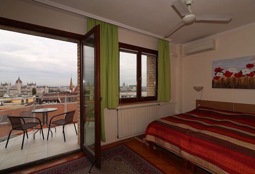 Budavar Bed And Breakfast