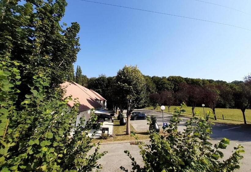 Doubs Hotel   Besançon Ecole Valentin