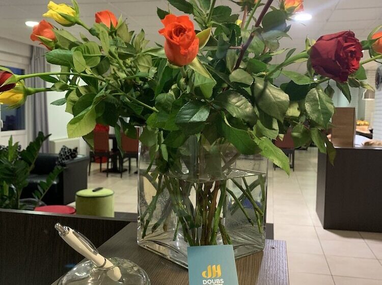 Doubs Hotel   Besançon Ecole Valentin