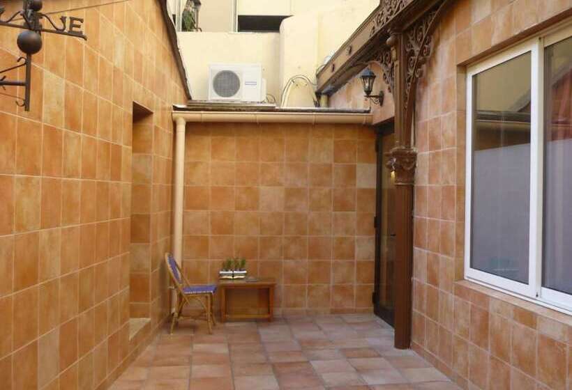 ホテル Antares Hostel