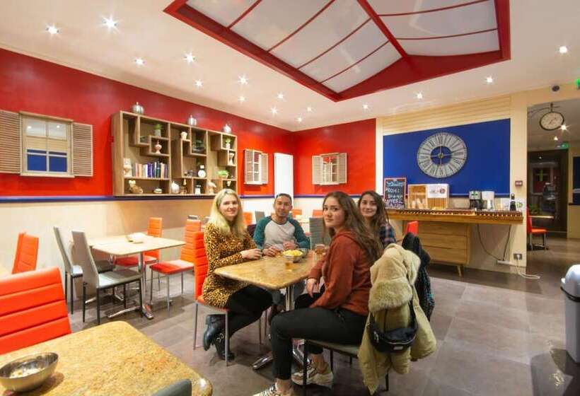 ホテル Antares Hostel