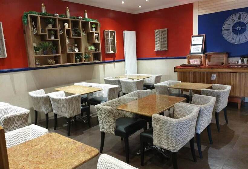 ホテル Antares Hostel