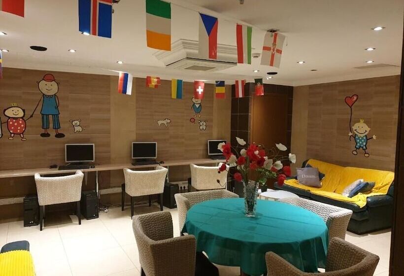 ホテル Antares Hostel